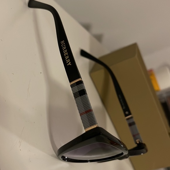 burberry subglasses - Picture 2 of 6